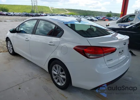 2017 Kia Forte S z USA, uszkodzony, nr VIN 3KPFL4A74HE110623